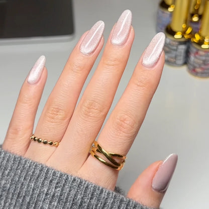 DND DC 9D Cat Eye Creamy Nude #31 – Fossil Ice