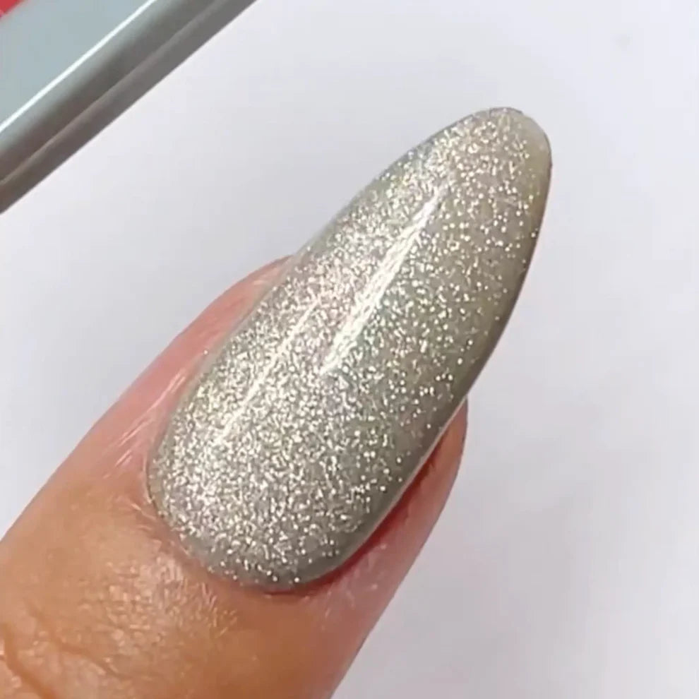 DND DC 9D Cat Eye Creamy Nude #30 – Korat Stardust